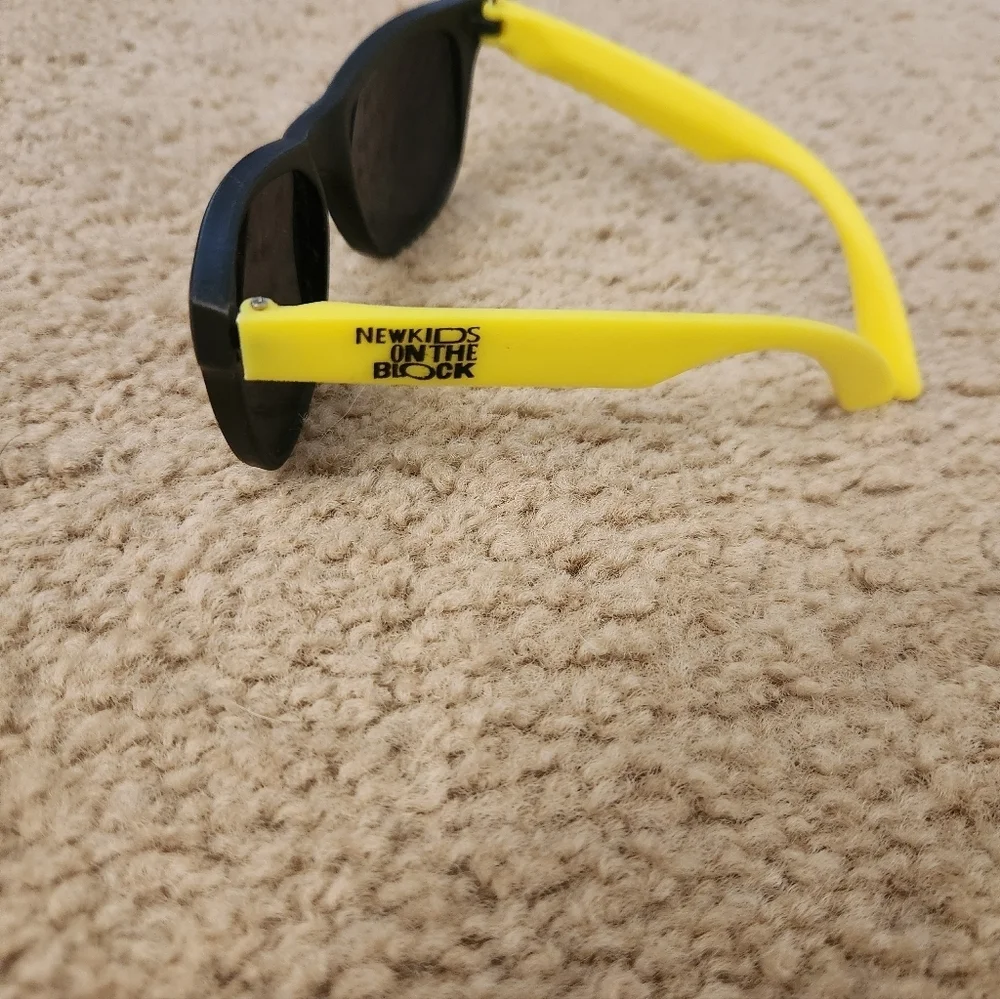 New Kids‎ On The Block Yellow Sunglasses Logo VTG #X